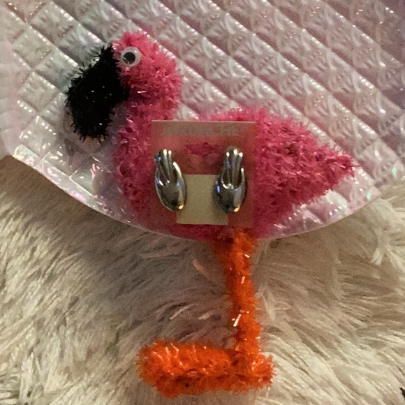 🌺NWT “ New Trendy Clip Style Earrings So Much Fun to Wear Closet Must Have 🌺 - Picture 2 of 8